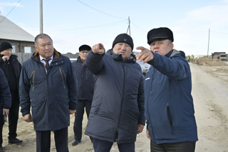 Глава Тувы Владислав Ховалыг проинспектировал дороги Эрзинского кожууна