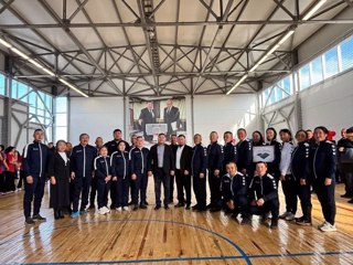 На открытии нового спортивного зала в Эрзине почетным гостем стал Глава Тувы Владислав Ховалыг 